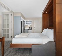 Hampton Inn & Stes Downers Grove Chicago Room