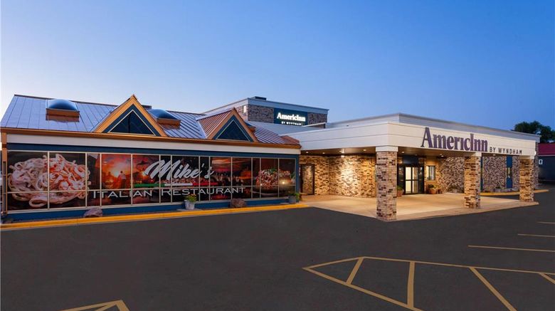 <b>AmericInn & Suites Baraboo Event Ctr Exterior</b>. Images powered by <a href="https://iceportal.shijigroup.com/" title="IcePortal" target="_blank">IcePortal</a>.