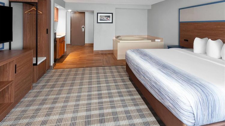 AmericInn & Suites Baraboo Event Ctr Suite