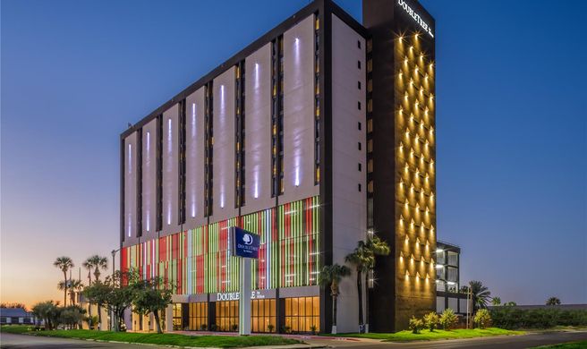 DoubleTree by Hilton Laredo Exterior