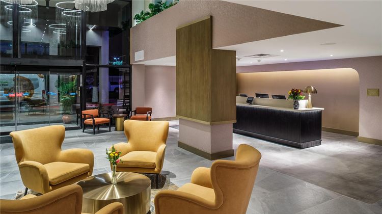 DoubleTree by Hilton Laredo Lobby