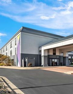 Spark Hilton Stevensville