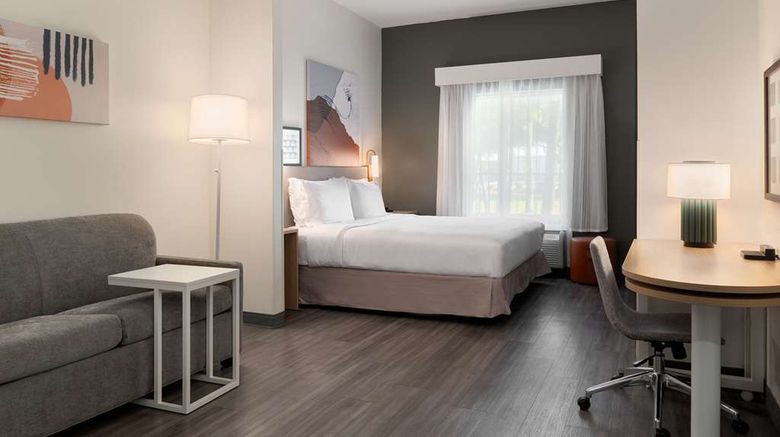 <b>Spark by Hilton Savannah South I-95 Room</b>. Images powered by <a href="https://iceportal.shijigroup.com/" title="IcePortal" target="_blank">IcePortal</a>.