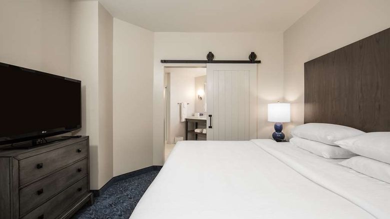 <b>Hotel Renovo Room</b>. Images powered by <a href="https://iceportal.shijigroup.com/" title="IcePortal" target="_blank">IcePortal</a>.