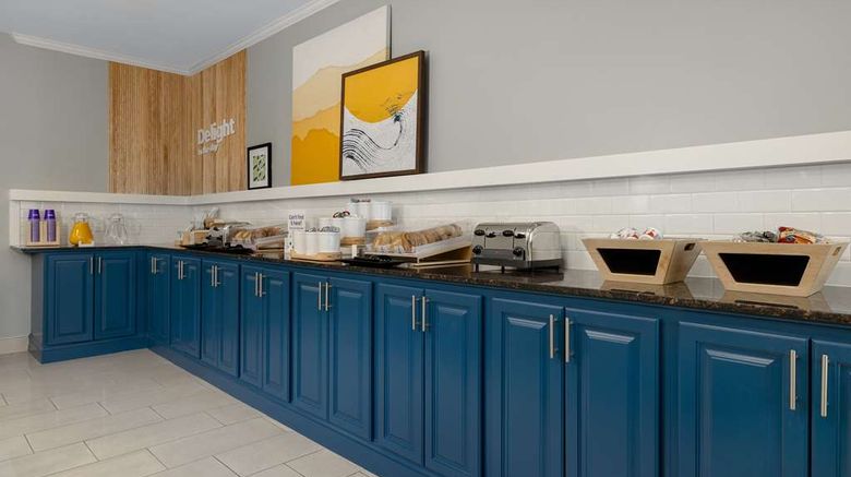 <b>Spark by Hilton Evansville East IN Restaurant</b>. Images powered by <a href="https://iceportal.shijigroup.com/" title="IcePortal" target="_blank">IcePortal</a>.