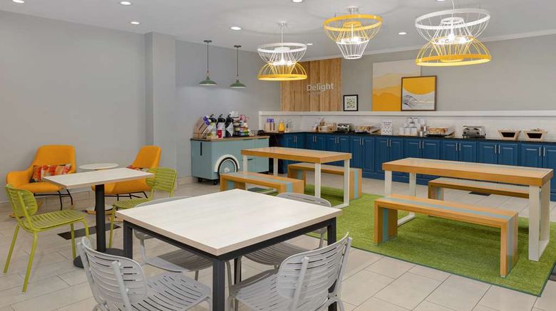 <b>Spark by Hilton Evansville East IN Restaurant</b>. Images powered by <a href="https://iceportal.shijigroup.com/" title="IcePortal" target="_blank">IcePortal</a>.