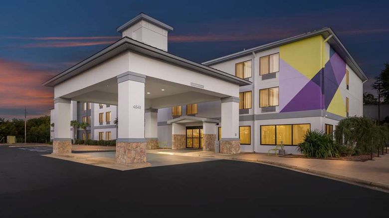 <b>Spark by Hilton Tuscaloosa University Exterior</b>. Images powered by <a href="https://iceportal.shijigroup.com/" title="IcePortal" target="_blank">IcePortal</a>.