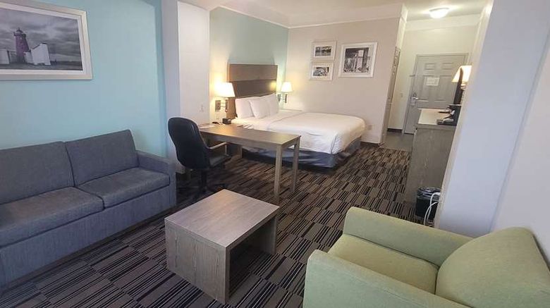 <b>Kemah Edgewater Hotel, SureStay Coll Room</b>. Images powered by <a href="https://iceportal.shijigroup.com/" title="IcePortal" target="_blank">IcePortal</a>.