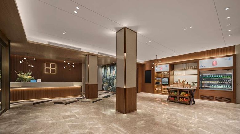 <b>Hilton Garden Inn Hangzhou West Lake Lobby</b>. Images powered by <a href="https://iceportal.shijigroup.com/" title="IcePortal" target="_blank">IcePortal</a>.