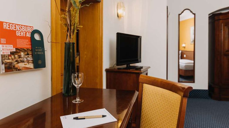 <b>Altstadthotel Arch Room</b>. Images powered by <a href="https://iceportal.shijigroup.com/" title="IcePortal" target="_blank">IcePortal</a>.