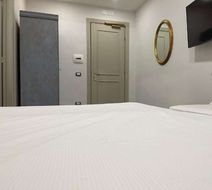 Jazz Hotel Room