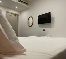Jazz Hotel Room