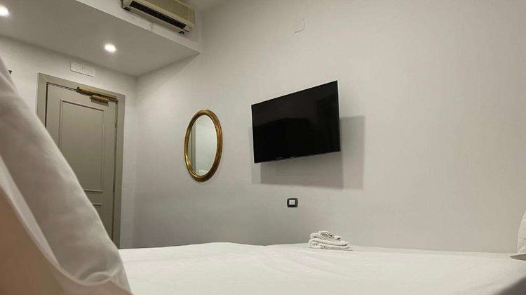 Jazz Hotel Room