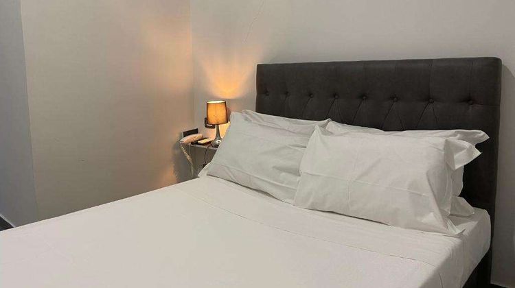 Jazz Hotel Room