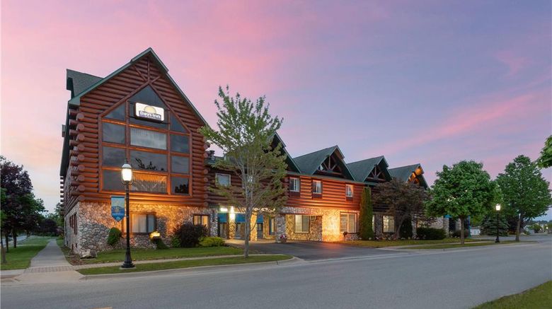 Days Inn Mackinaw City/Bridge Exterior. Images powered by <a href="https://iceportal.shijigroup.com" target="_blank" rel="noopener">Ice Portal</a>.