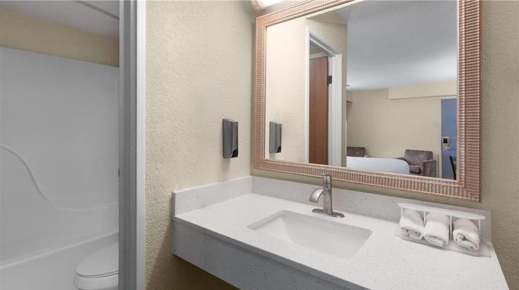 Days Inn Mackinaw City/Bridge Room
