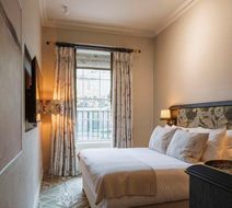 The Cliff Townhouse Room