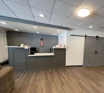 Days Inn by Wyndham Manitowoc Lobby