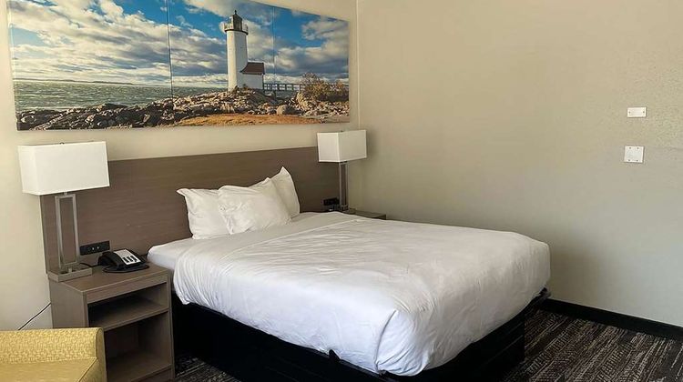 Manitowoc Inn Room