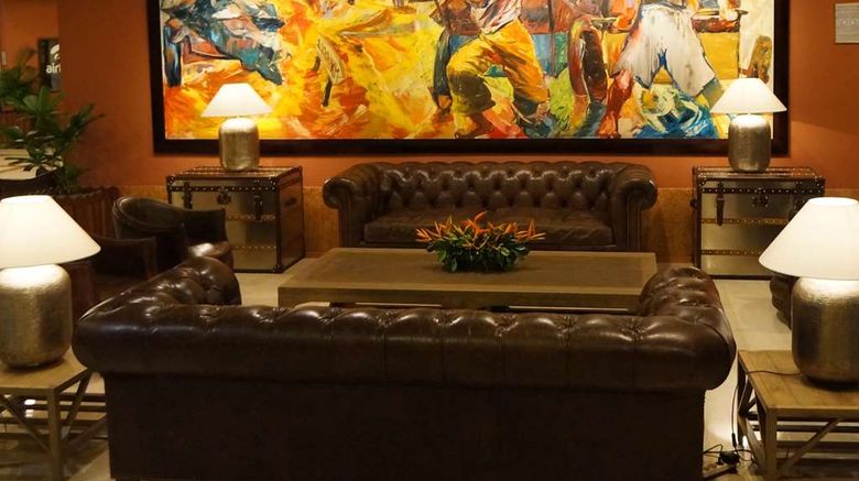 <b>Hotel Memling Lobby</b>. Images powered by <a href="https://iceportal.shijigroup.com/" title="IcePortal" target="_blank">IcePortal</a>.