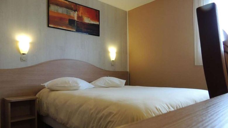 <b>Lerelais du Parisis Room</b>. Images powered by <a href="https://iceportal.shijigroup.com/" title="IcePortal" target="_blank">IcePortal</a>.