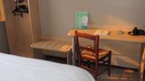 <b>Lerelais du Parisis Room</b>. Images powered by <a href="https://iceportal.shijigroup.com/" title="IcePortal" target="_blank">IcePortal</a>.
