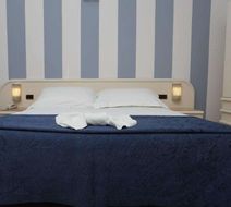 Hotel Du Soleil Room