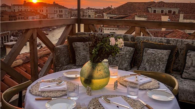<b>The Venice Venice Hotel Restaurant</b>. Images powered by <a href="https://iceportal.shijigroup.com/" title="IcePortal" target="_blank">IcePortal</a>.