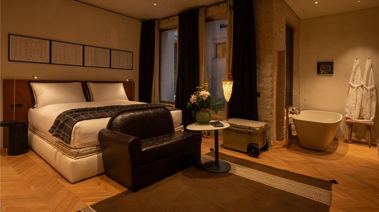 <b>The Venice Venice Hotel Room</b>. Images powered by <a href="https://iceportal.shijigroup.com/" title="IcePortal" target="_blank">IcePortal</a>.