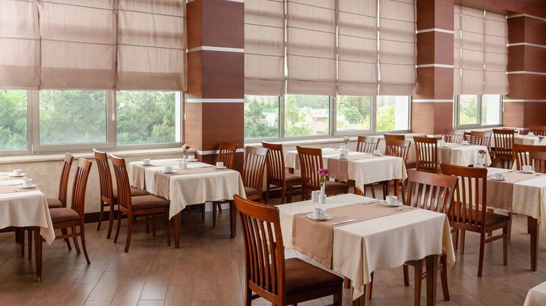 <b>Gashalti Health Hotel Naftalan Restaurant</b>. Images powered by <a href="https://iceportal.shijigroup.com/" title="IcePortal" target="_blank">IcePortal</a>.