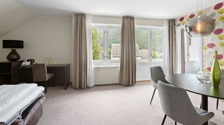 <b>Kinsarvik Fjordhotel, BW Signature Coll Suite</b>. Images powered by <a href="https://iceportal.shijigroup.com/" title="IcePortal" target="_blank">IcePortal</a>.