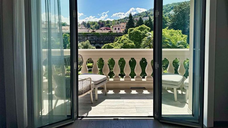 <b>Boutique Hotel Stresa Room</b>. Images powered by <a href="https://iceportal.shijigroup.com/" title="IcePortal" target="_blank">IcePortal</a>.