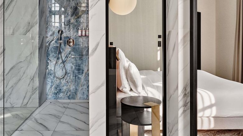<b>Moevenpick Grand Hotel Wroclaw Suite</b>. Images powered by <a href="https://iceportal.shijigroup.com/" title="IcePortal" target="_blank">IcePortal</a>.