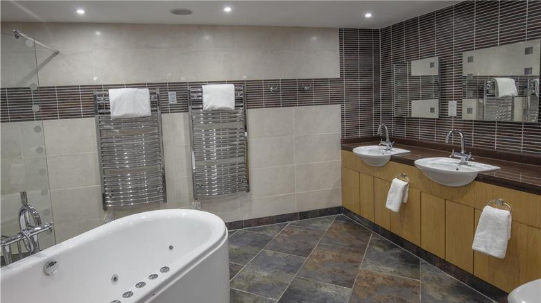 <b>Best Western Premier Suites Hotel & Spa Suite</b>. Images powered by <a href="https://iceportal.shijigroup.com/" title="IcePortal" target="_blank">IcePortal</a>.
