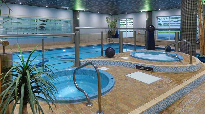 <b>Best Western Premier Suites Hotel & Spa Pool</b>. Images powered by <a href="https://iceportal.shijigroup.com/" title="IcePortal" target="_blank">IcePortal</a>.