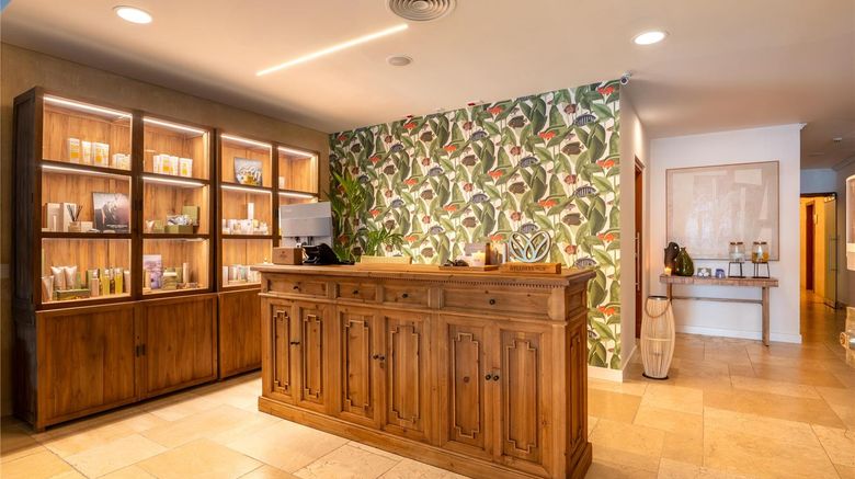<b>Sesimbra Oceanfront Hotel Spa</b>. Images powered by <a href="https://iceportal.shijigroup.com/" title="IcePortal" target="_blank">IcePortal</a>.