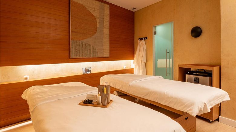 <b>Sesimbra Oceanfront Hotel Spa</b>. Images powered by <a href="https://iceportal.shijigroup.com/" title="IcePortal" target="_blank">IcePortal</a>.