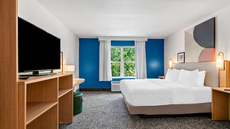 <b>Spark by Hilton I95 Room</b>. Images powered by <a href="https://iceportal.shijigroup.com/" title="IcePortal" target="_blank">IcePortal</a>.