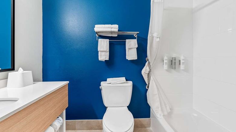 <b>Spark by Hilton I95 Room</b>. Images powered by <a href="https://iceportal.shijigroup.com/" title="IcePortal" target="_blank">IcePortal</a>.