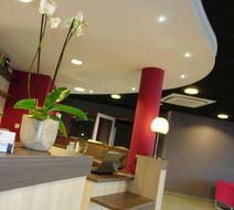Brit Hotel Vannes-Theix Lobby