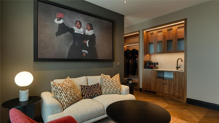 Radisson RED Galway Suite