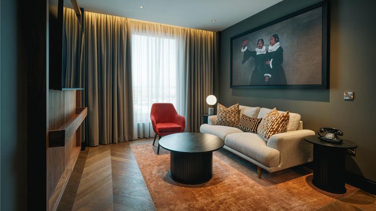 Radisson RED Galway Suite