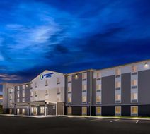 WoodSpring Suites Research Park Exterior