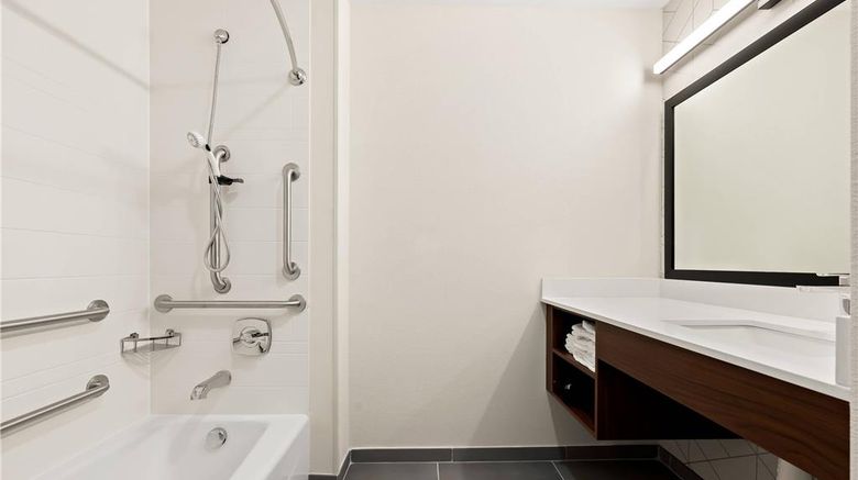 <b>Everhome Suites Huntsville-Research Park Room</b>. Images powered by <a href="https://iceportal.shijigroup.com/" title="IcePortal" target="_blank">IcePortal</a>.