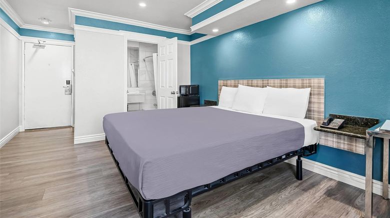 <b>Rodeway Inn Commerce-Los Angeles Room</b>. Images powered by <a href="https://iceportal.shijigroup.com/" title="IcePortal" target="_blank">IcePortal</a>.