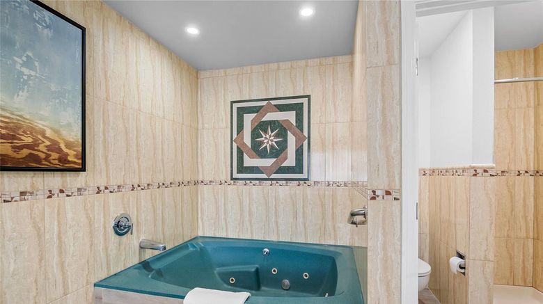 <b>Rodeway Inn Commerce-Los Angeles Room</b>. Images powered by <a href="https://iceportal.shijigroup.com/" title="IcePortal" target="_blank">IcePortal</a>.