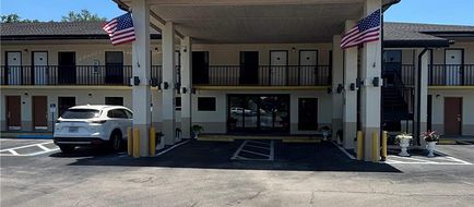 Alachua Inn Exterior