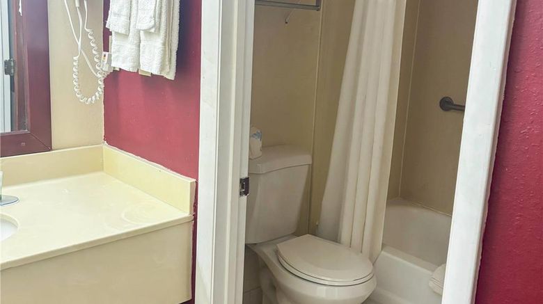 <b>Alachua Inn Room</b>. Images powered by <a href="https://iceportal.shijigroup.com/" title="IcePortal" target="_blank">IcePortal</a>.