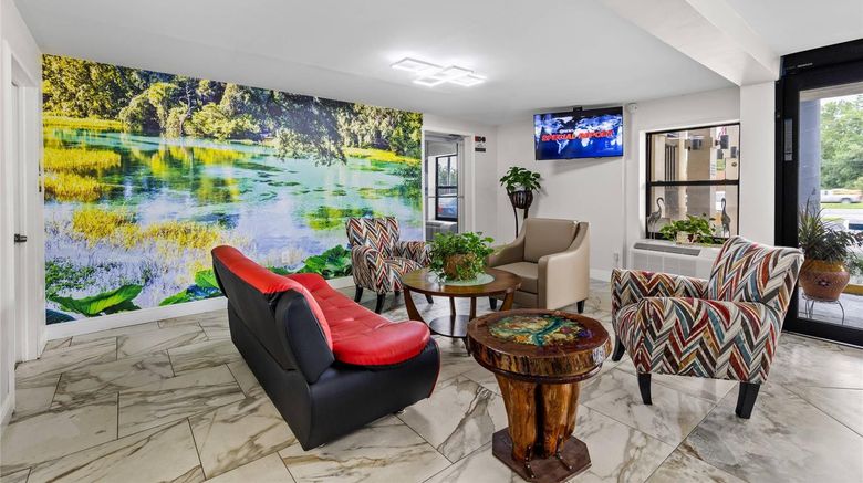 <b>Alachua Inn Lobby</b>. Images powered by <a href="https://iceportal.shijigroup.com/" title="IcePortal" target="_blank">IcePortal</a>.