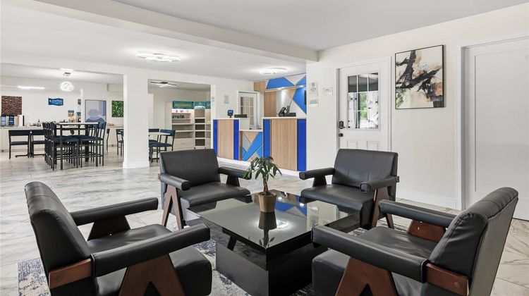 Alachua Inn Lobby
